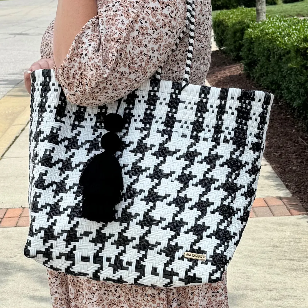 Black and White Houndstooth Playera Tote