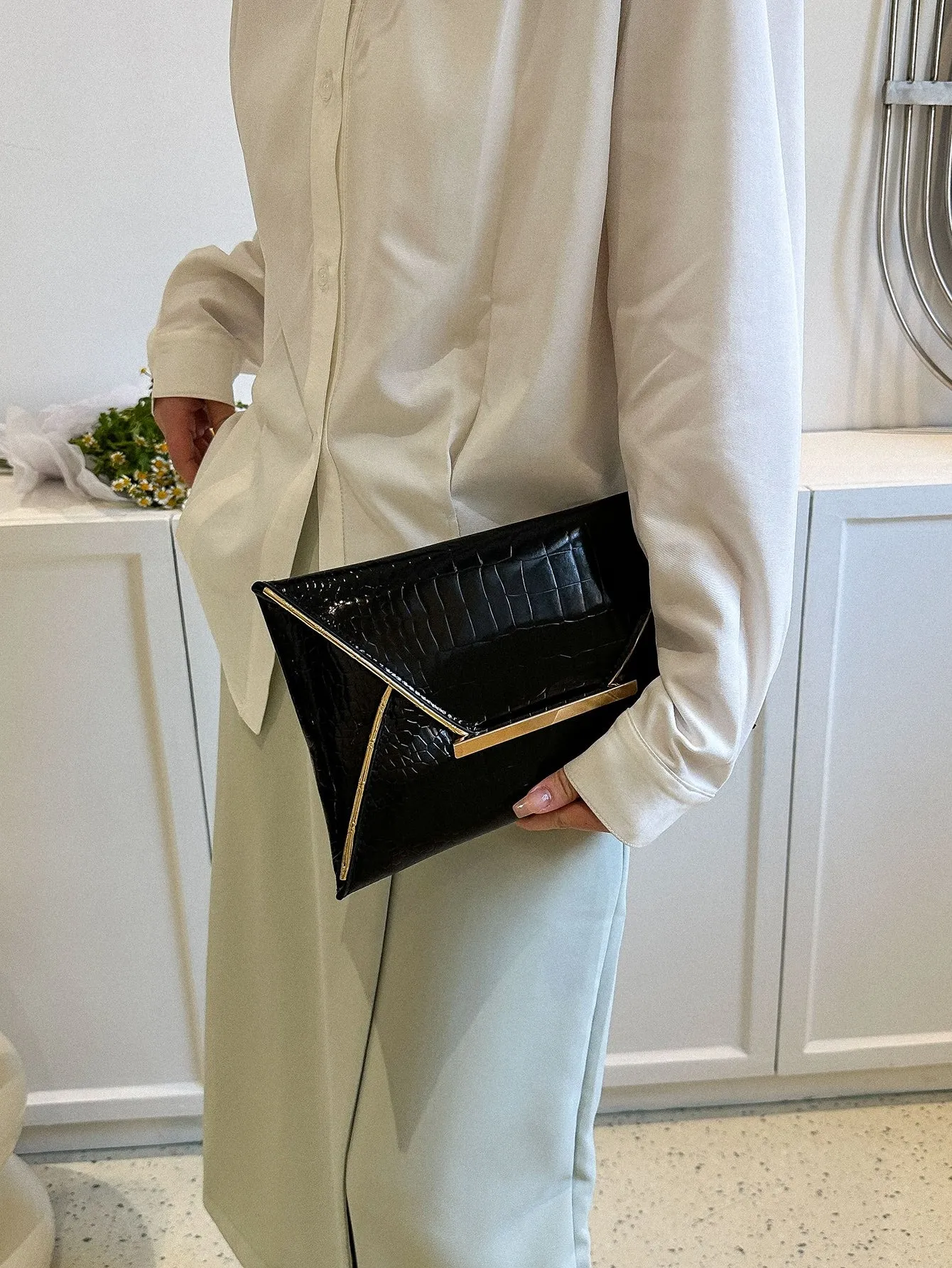 Crocodile Embossed Contrast Binding Envelope Bag - Black- FD ⚡