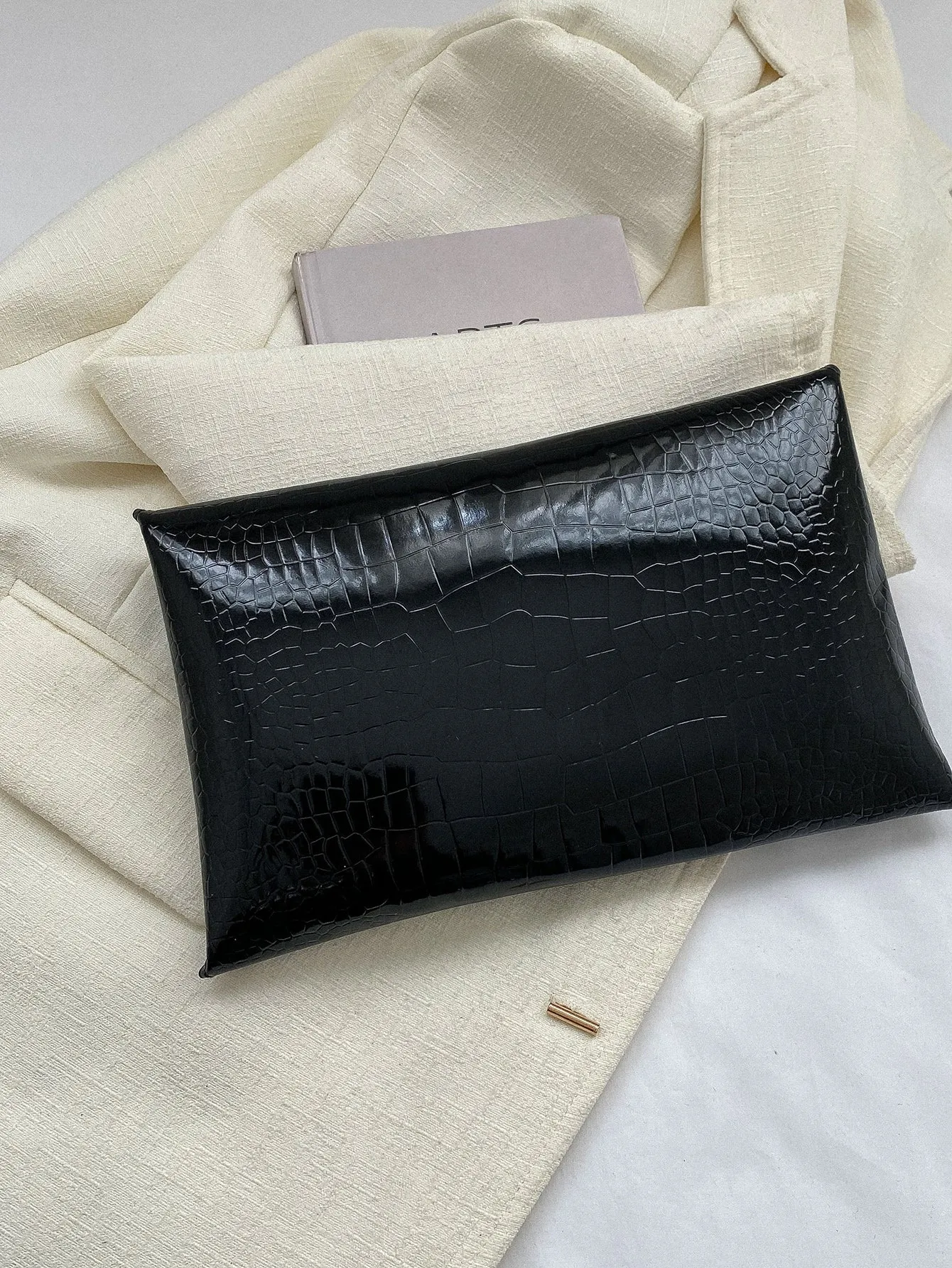 Crocodile Embossed Contrast Binding Envelope Bag - Black- FD ⚡
