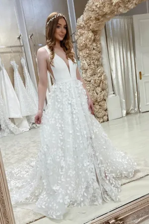 Elegant A-line V-neck Flower Appliques Wedding Dress