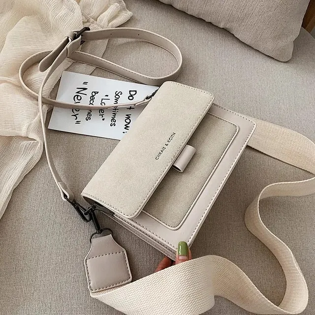 Evey - Klassisk crossbody-taske med masser af plads