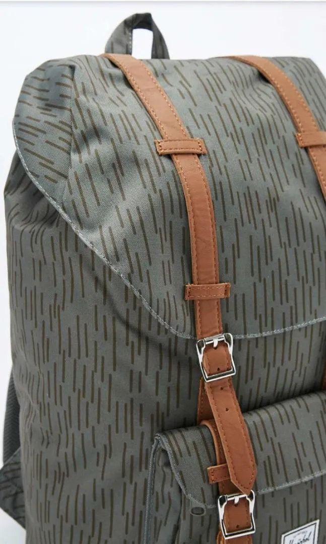 HERSCHEL LITTLE AMERICA MID VOLUME RAINDROP CAMO