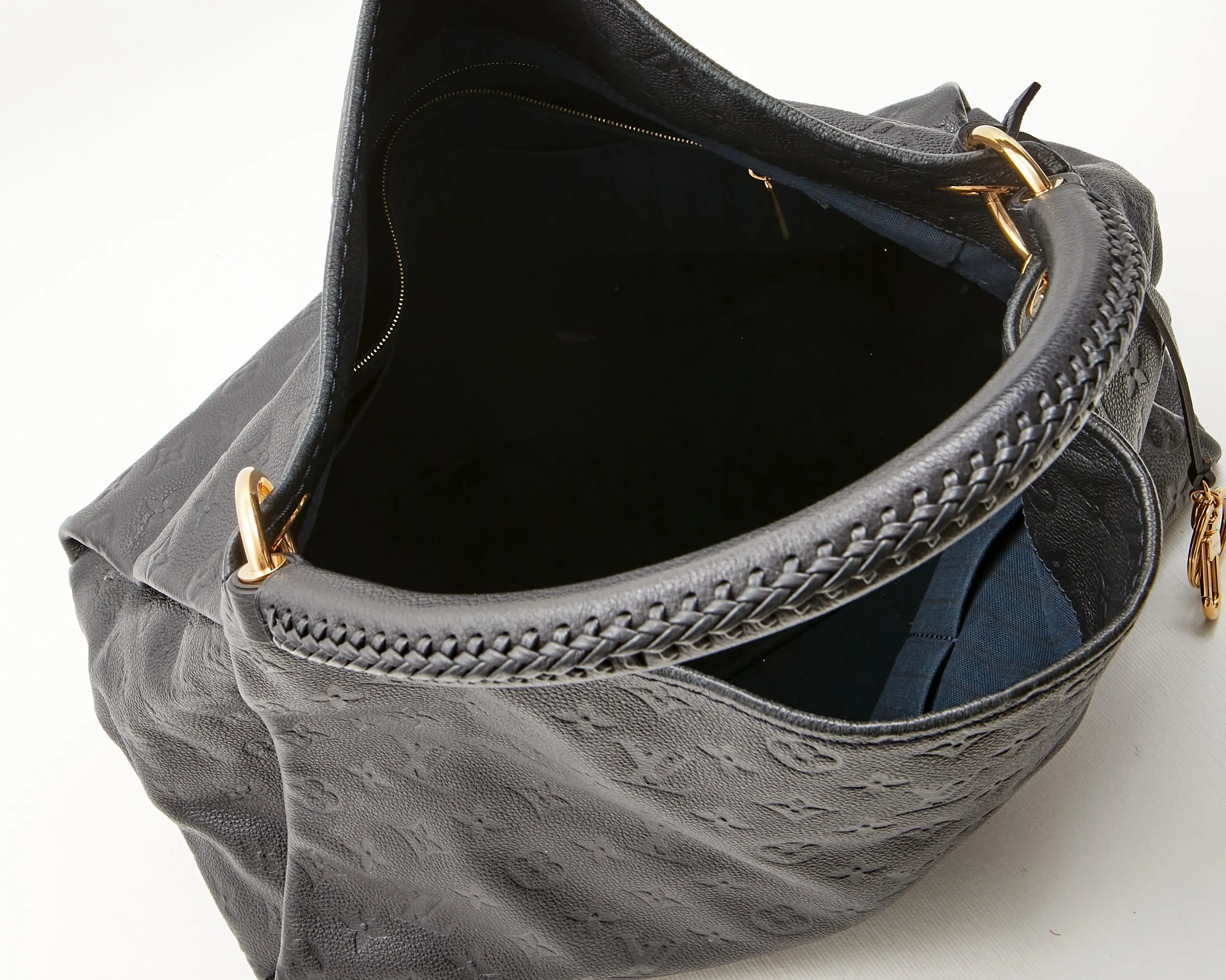 Louis Vuitton Bleu Infini Empreinte Monogram Leather Artsy MM Shoulder Bag