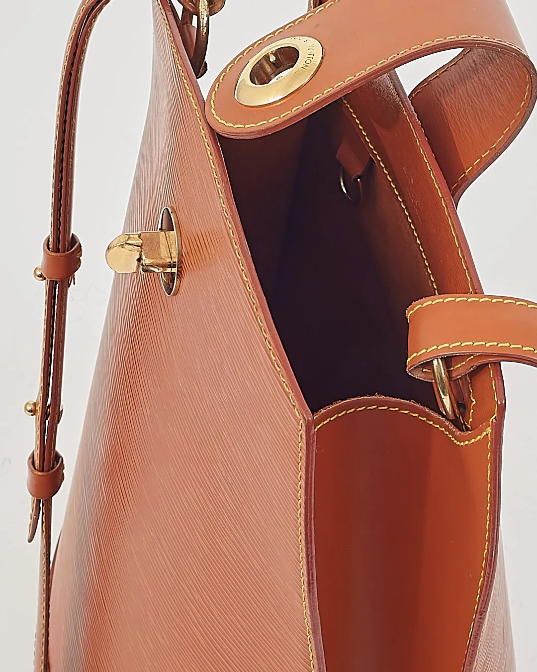 Louis Vuitton Epi Tan Leather Cluny Shoulder Bag