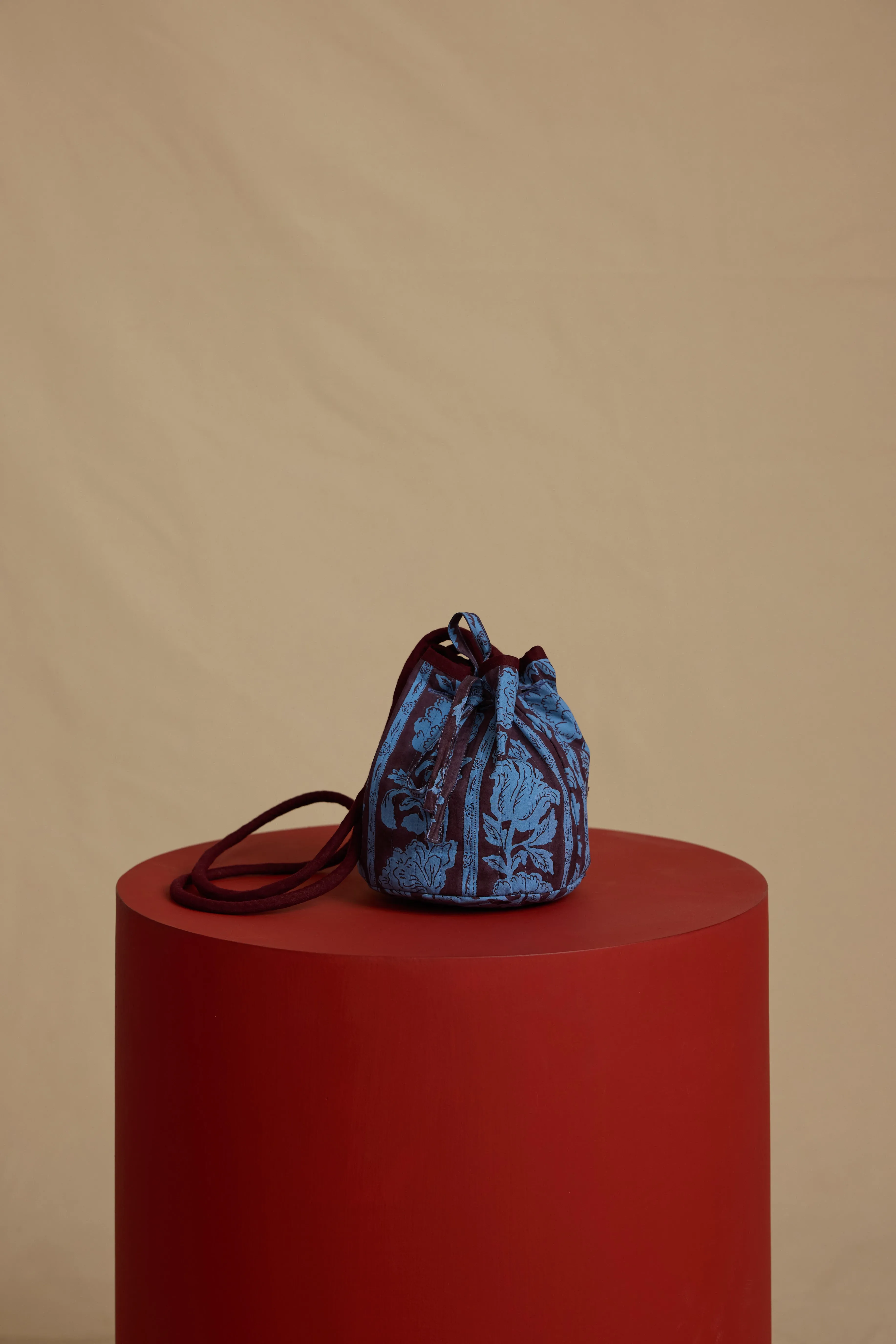 Momo Bag in Bitter Chocolate