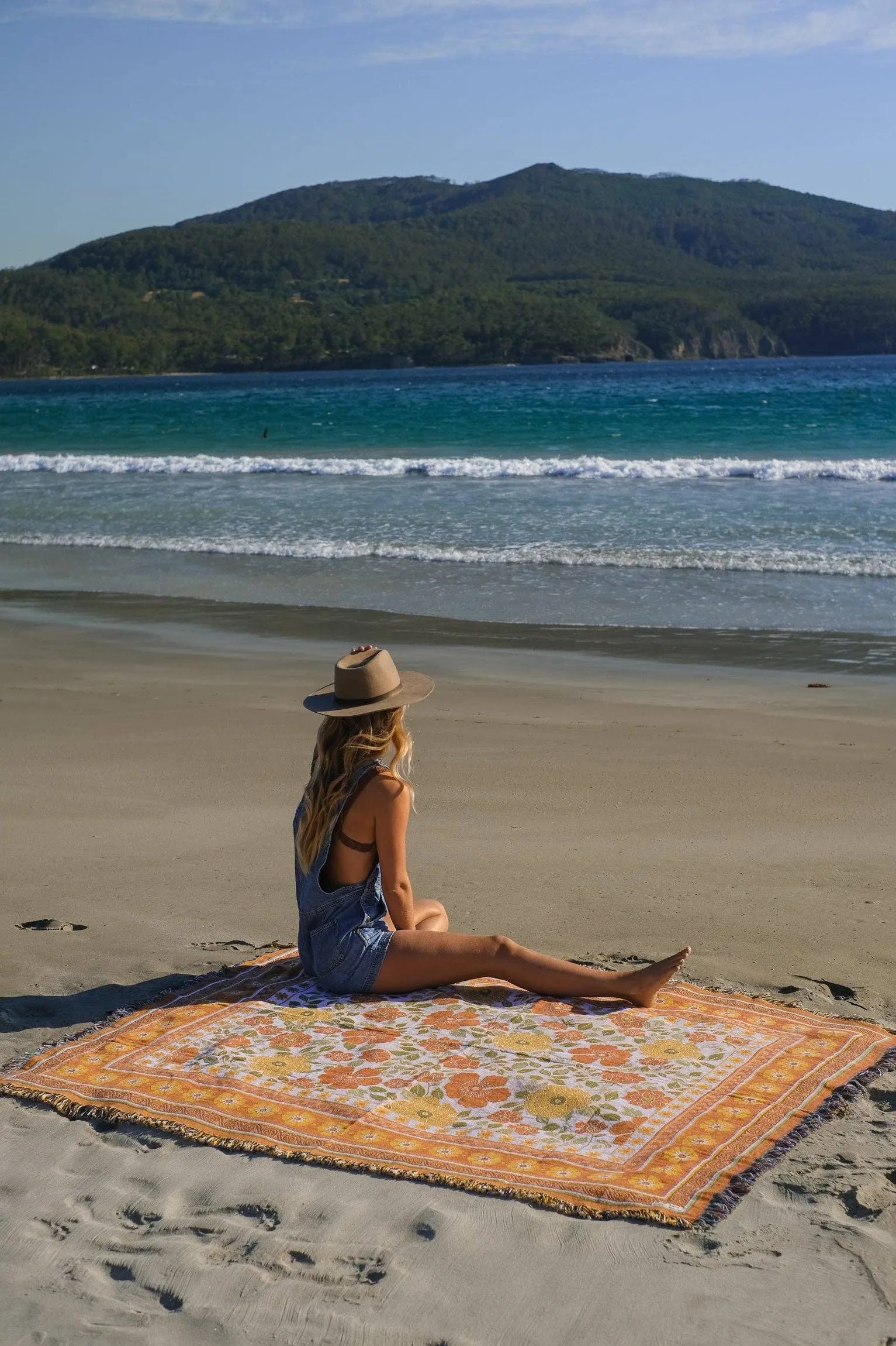 Salty Aura - The Golden Rug: Large