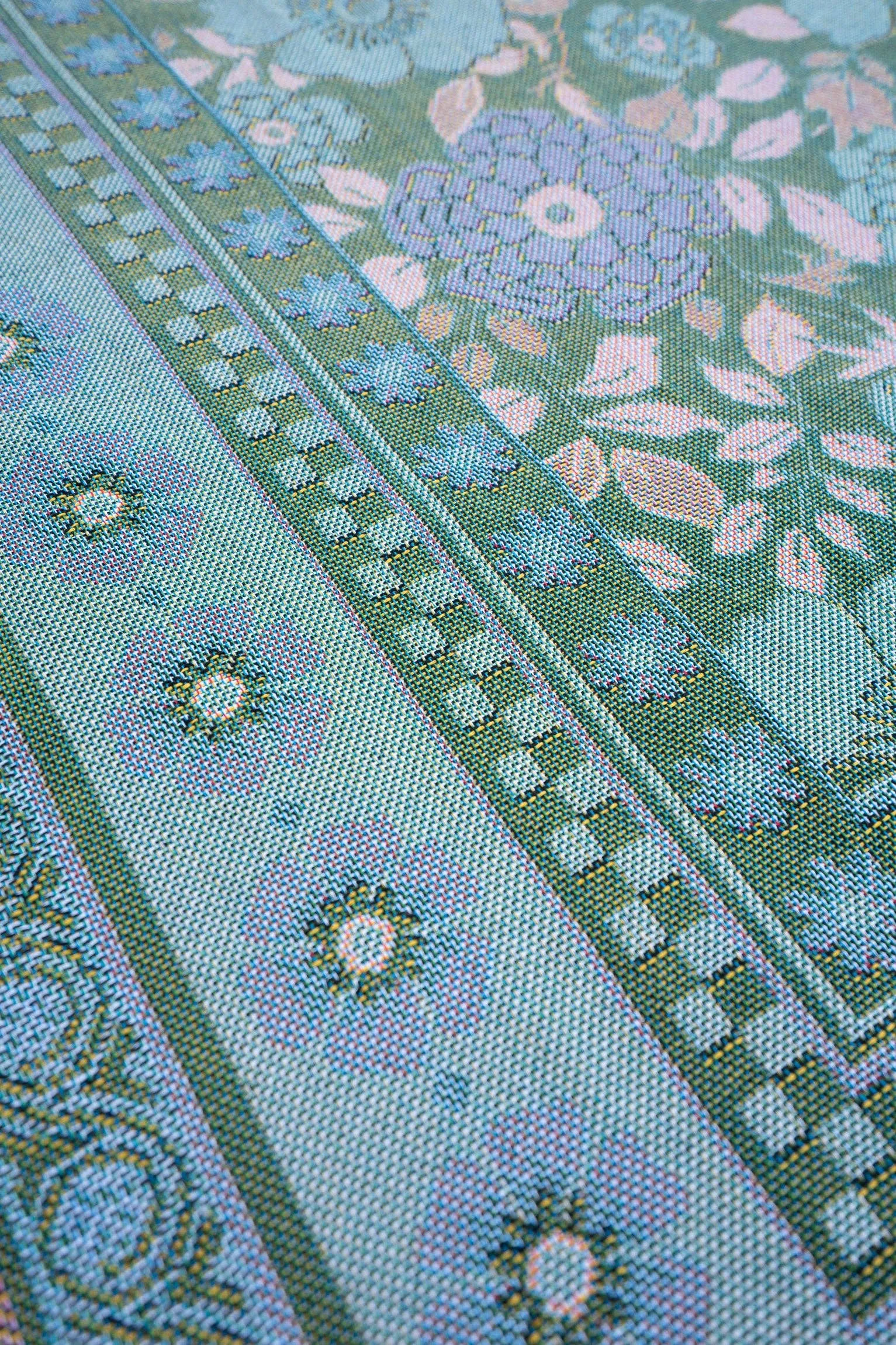 Salty Aura - The Golden Rug: Large