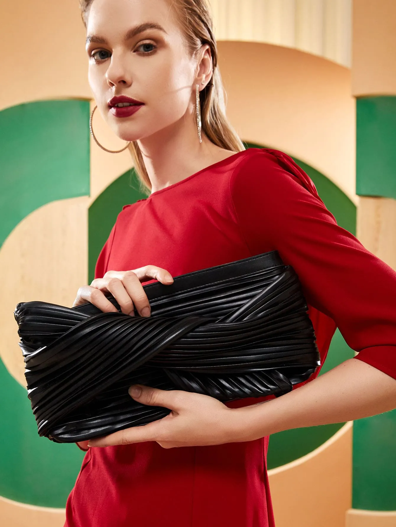 Striped Knot Detail Clutch Bag - Black