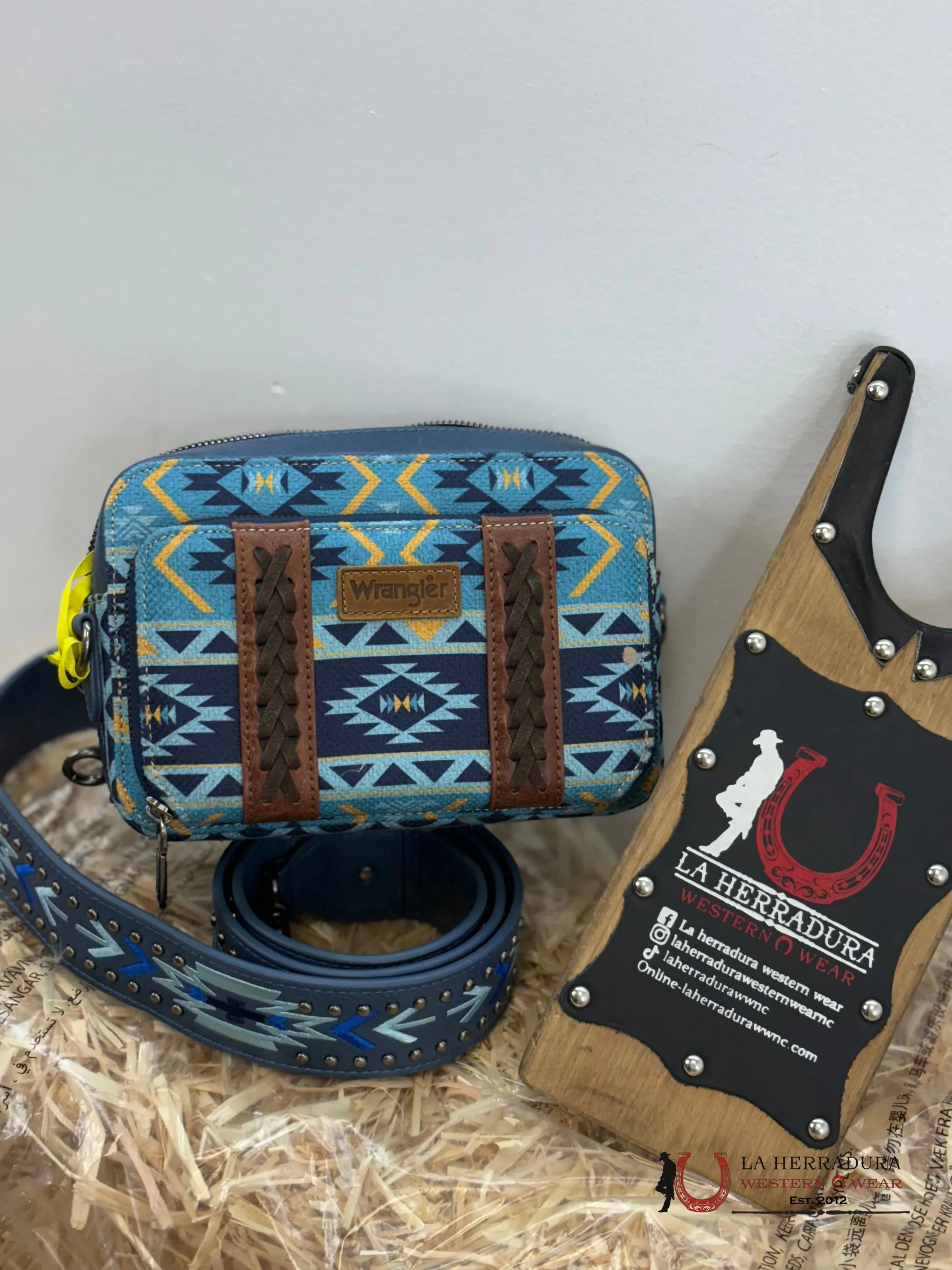 WRANGLER BLUE AZTEC CROSSBODY