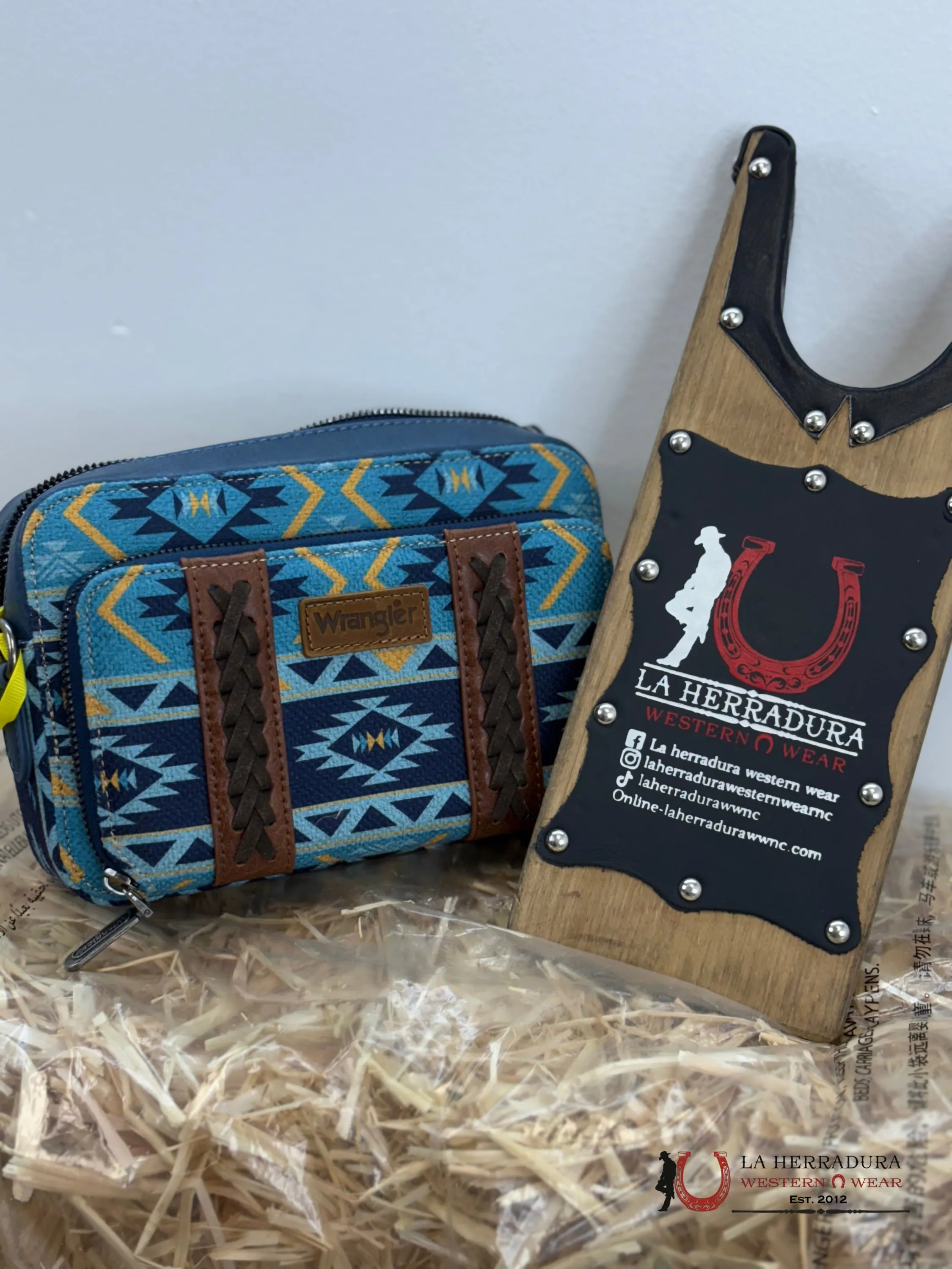 WRANGLER BLUE AZTEC CROSSBODY